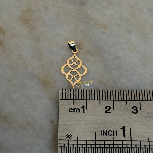 تصویر دوم آویز طلا هنری مینیمال